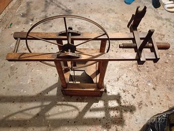 antico arcolaio in legno