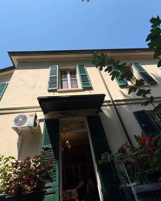 Villa di 1500 m² con più di 5 locali e box auto do