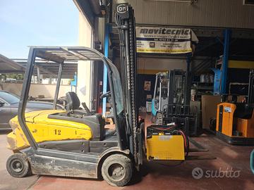 Carrello elevatore elettrico portata 3000 kg