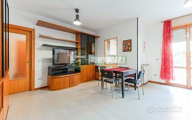 TRILOCALE CON SPAZIO ESTERNO PIANO TERRA