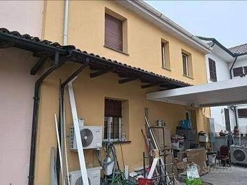 Casa indipendente a Corno Giovine, 3 locali