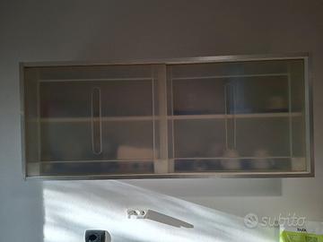 3 pensili per cucina con anta scorrevole.