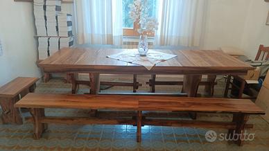 tavolo con panche in ulivo