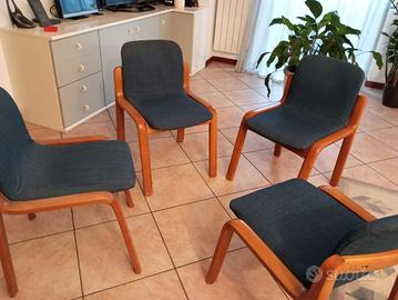 4 Sedie legno-noce chiaro con seduta blu