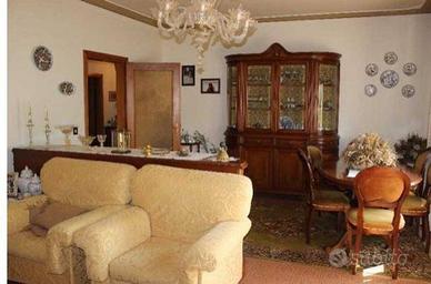 Porzione di Bifamiliare + Laboratorio di 200 mq