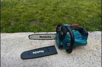 Motosega potatura  a bateria 40v makita