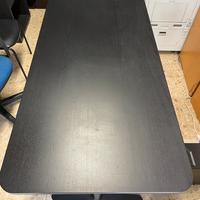 Scrivania Ikea Bekant + 2 sedie Ikea Stoljan