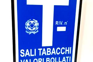 MILANO bar tabacchi in quartiere signorile