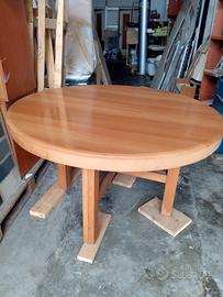 TAVOLO ROTONDO ALLUNGABILE IN NOCE 