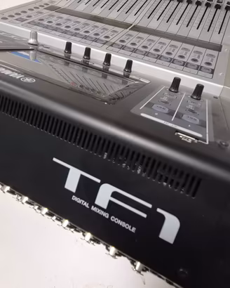 YAMAHA TF1 MIXER DIGITALE
