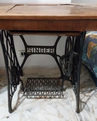 Macchina singer anni 50