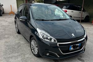 Peugeot 208 1.2 benzina