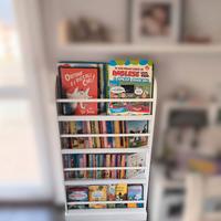 Libreria bianca per bambini – design moderno