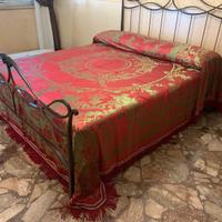 Copriletto in seta damascata di SAN LEUCIO