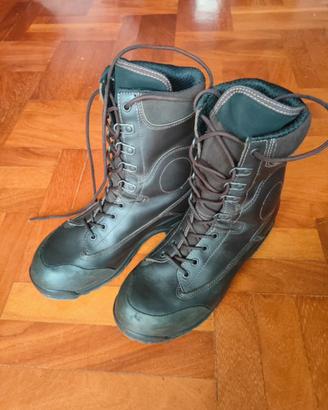 Anfibi militari numero 43