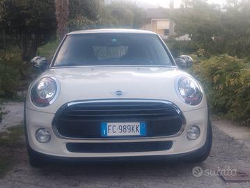 mini 1.2 One 75 CV benzina si neopatentati 