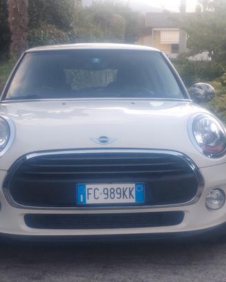 mini 1.2 One 75 CV benzina si neopatentati 