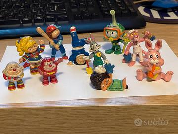 Personaggi misti fumetti in plastica dura.