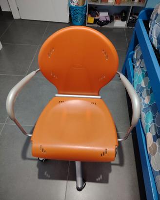 Sedia cameretta girevole perfettamente funzionante