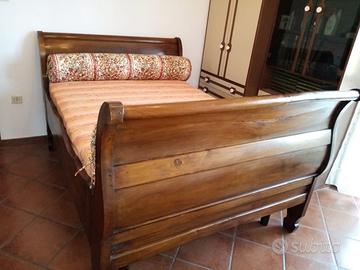 Letto francese a barca in legno