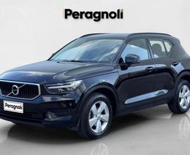 VOLVO XC40 T3 MOMENTUM AUTOMATICA