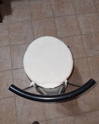 6 sgabelli stile Memphis, metallo nero e legno.