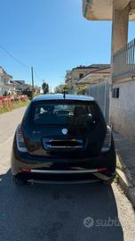 Lancia y
