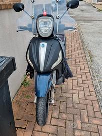 Beverly 350