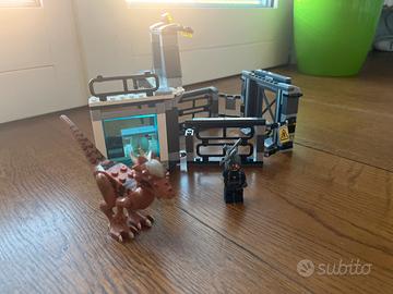 Jurassic world fuga del pachicefalosauro