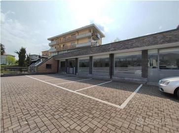 Immobile in asta di 689 m² con più di 5 locali a T