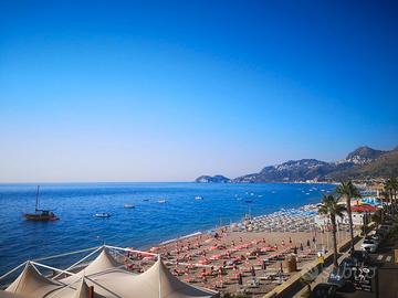 "30 metri dal mare" 4 km da Taormina