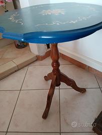 tavolino da caffè con decoro fatto a mano
