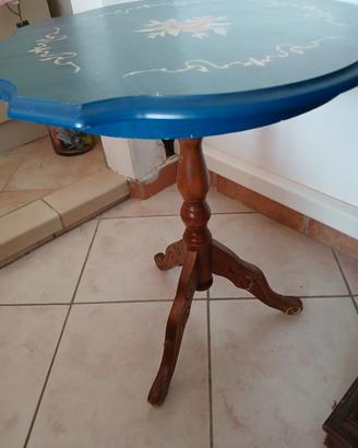 tavolino da caffè con decoro fatto a mano