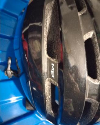 casco Met e scarpe Shimano RC3 