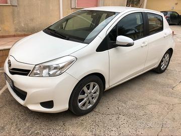 Toyota YARIS 1.0 benzina 5 porte Edition.