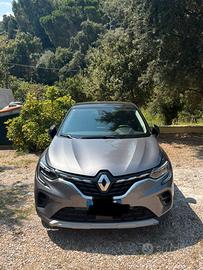 Renault captur full hybride 1.6  145 Cv