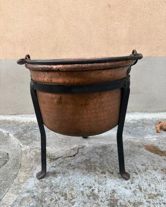 Paiolo antico in rame martellato a mano