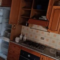 CUCINA LEGNO MASSELLO E MOBILE SOGGIORNO