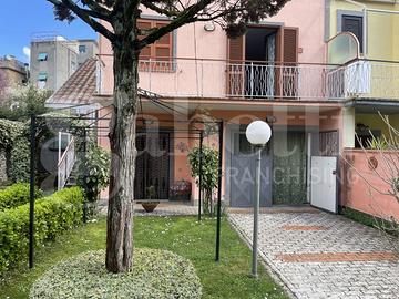 Villa bifamiliare Bassano Romano [BA175VRG]