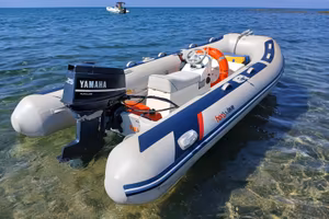 Gommone 4m+carrello+25CV+posto barca
