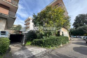 Box a Napoli Viale Colli Aminei 1 locali