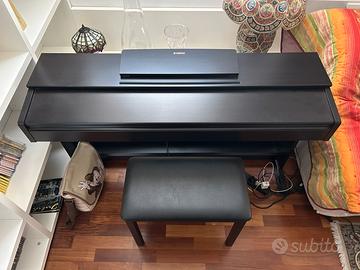 Pianoforte verticale Yamaha