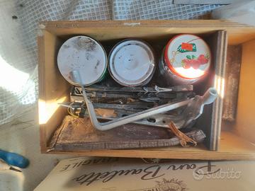 materiale vario per bricolage