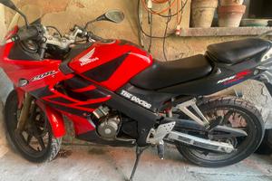 Honda cbr 125 r anno 2004 15.000 km
