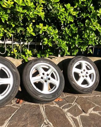 treno 4  gomme estive e/o  cerchi in lega auto