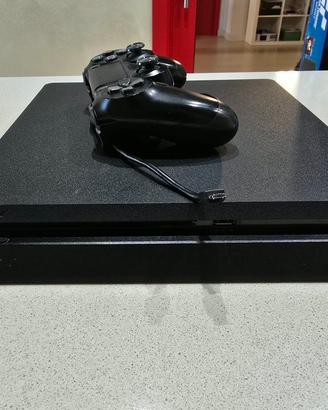 PLAYSTATION 4