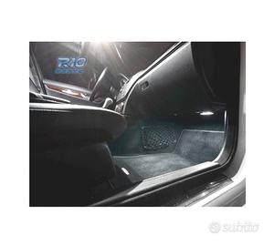 PLAFONI LED PER PIEDI E PORTE PER MERCEDES
