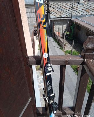 Sci Elan slalom gigante con attacco salom
