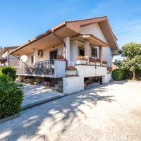 Borghesiana: villa unifamiliare con giardino