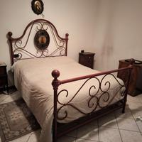 Letto matrimoniale antico